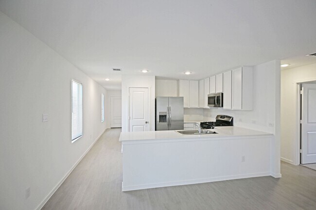 Building Photo - 223 Zyra Ave