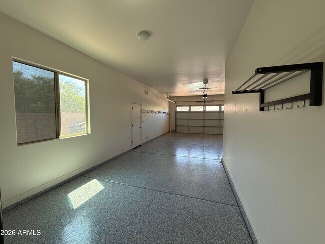 Building Photo - 4045 S Camellia Dr