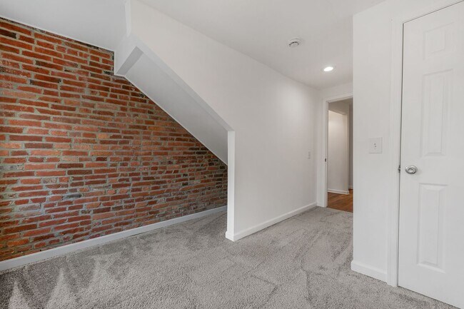 Building Photo - 1259 Washington Blvd