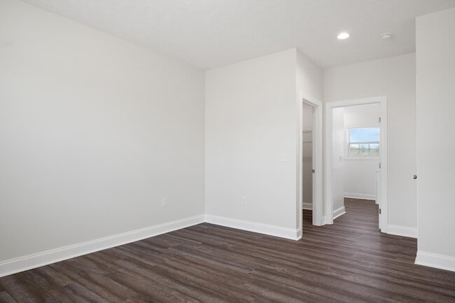 Building Photo - 455 Skylar Dr