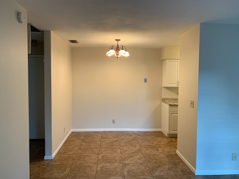 Building Photo - 1610 Shirley Ct