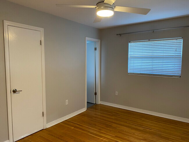 Building Photo - 2720 Dellwood Dr
