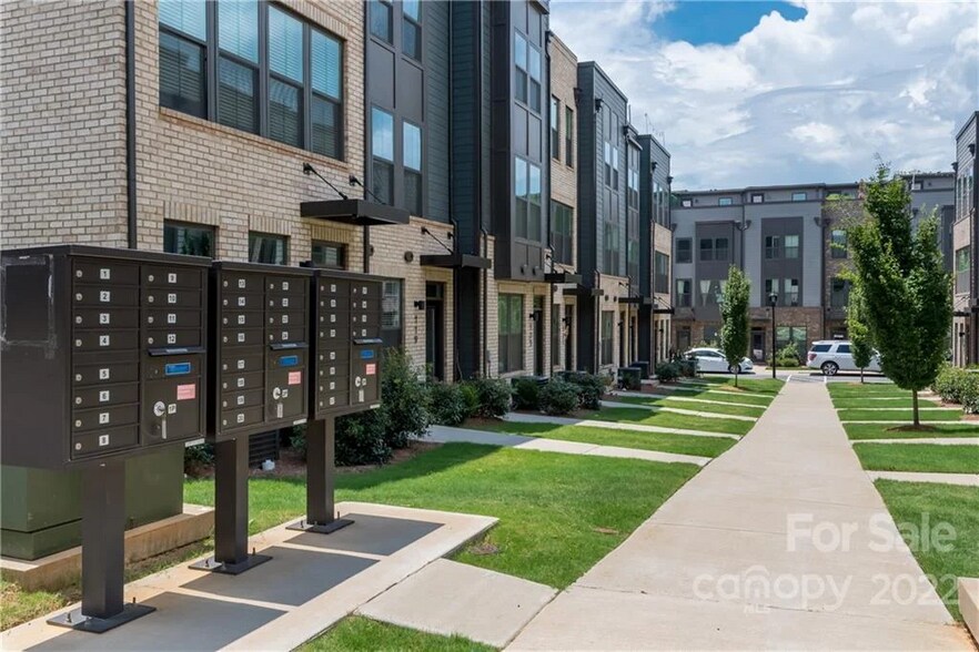 Building Photo - 436 W Tremont Ave