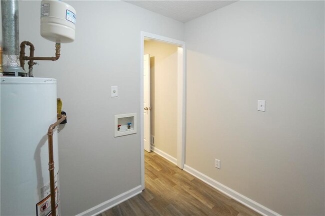 Building Photo - 1802 Driftwood Pl