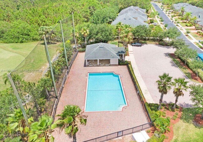 Building Photo - 744 Remington Green Dr SE