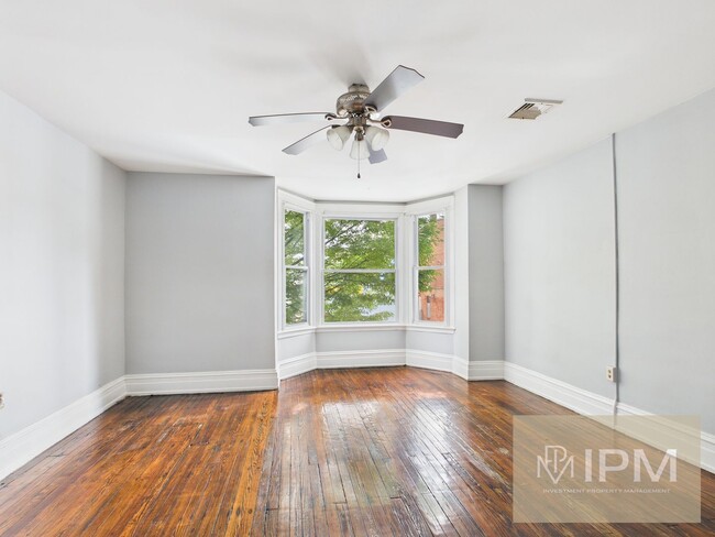 Building Photo - Available Now! Spacious 5 Bedroom, 1 Bath ...