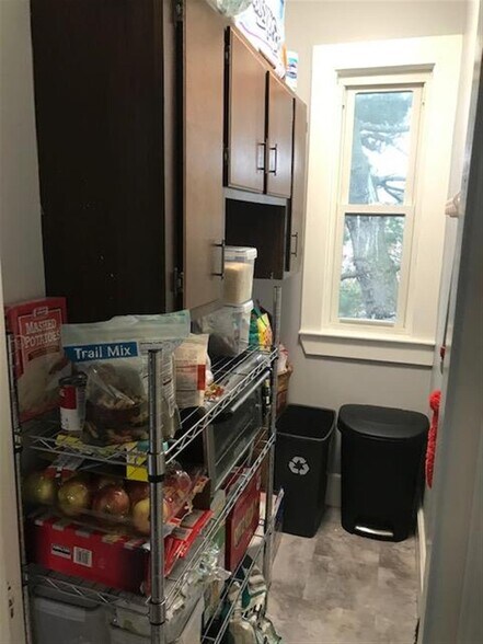 Building Photo - 72 Eustis St