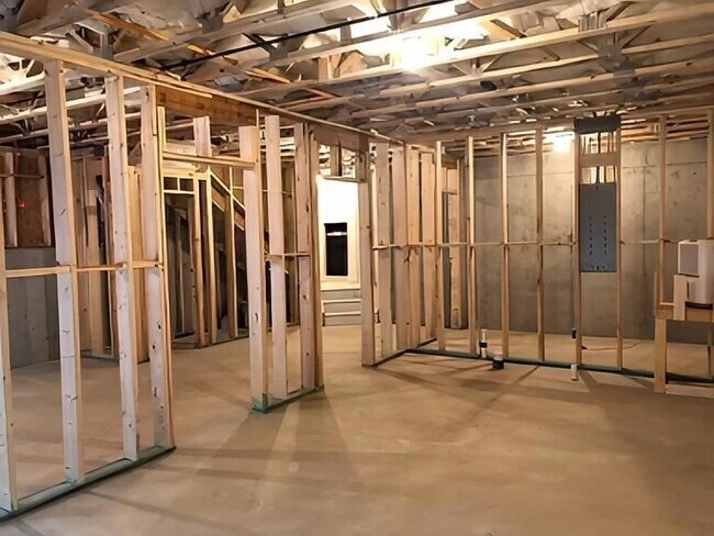 Building Photo - 1327 Elderwood Way