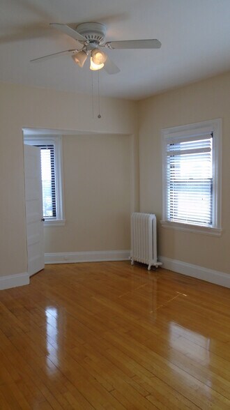Building Photo - 1402 Beacon St