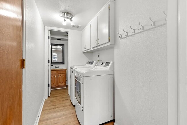 Building Photo - 2567 E 124th Pl