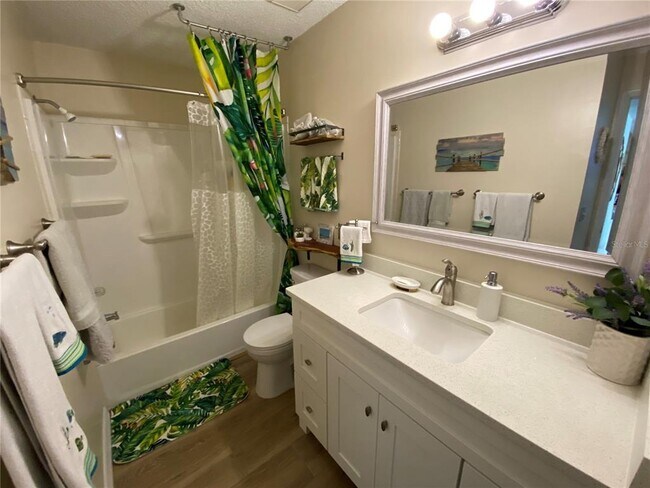 Building Photo - 455 Alt 19