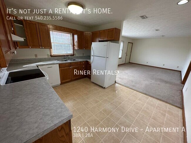 Building Photo - 1240 Harmony Dr