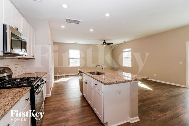 Building Photo - 569 Merrywood Dr