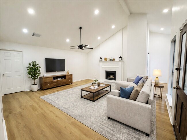 Building Photo - 18322 Autumn Trails Ln