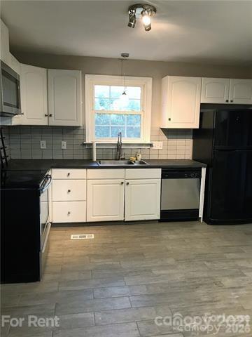 Building Photo - 5027 Baylor Dr