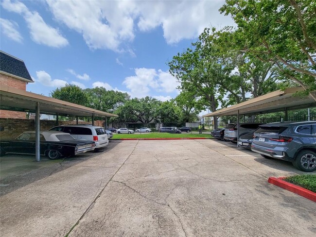 Building Photo - 1601 S Shepherd Dr