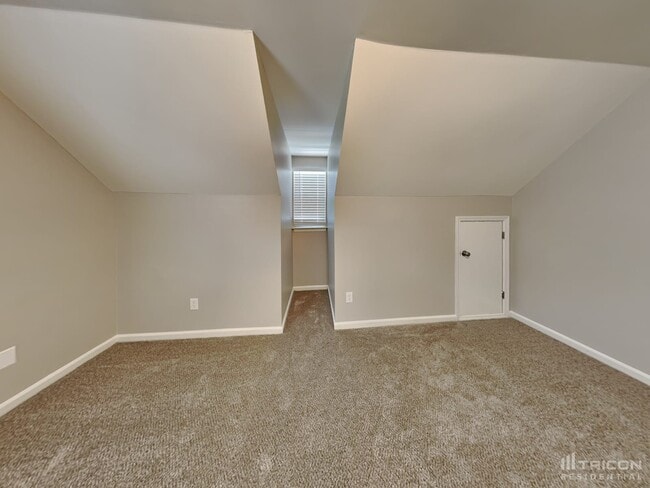Building Photo - 2826 Bricker Dr