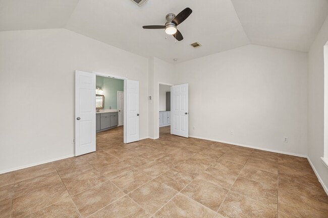 Building Photo - 4702 Forest Home Dr