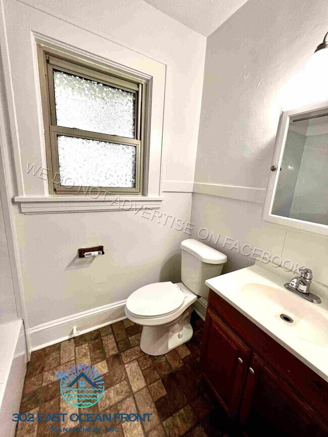 Building Photo - Beautiful 3 bedroom / 2 bathroom home now available in Brentwood!