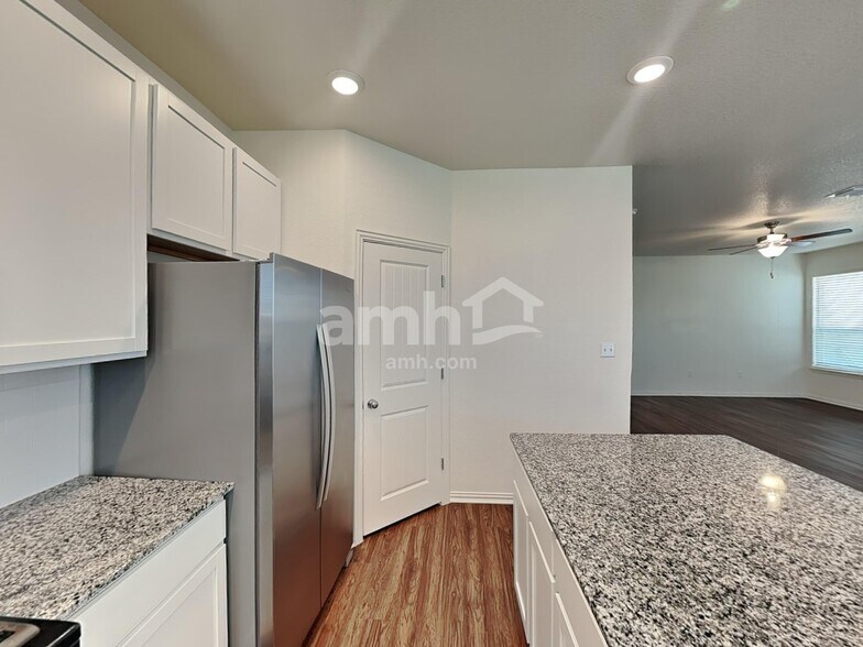 Building Photo - 332 Aspen Waters