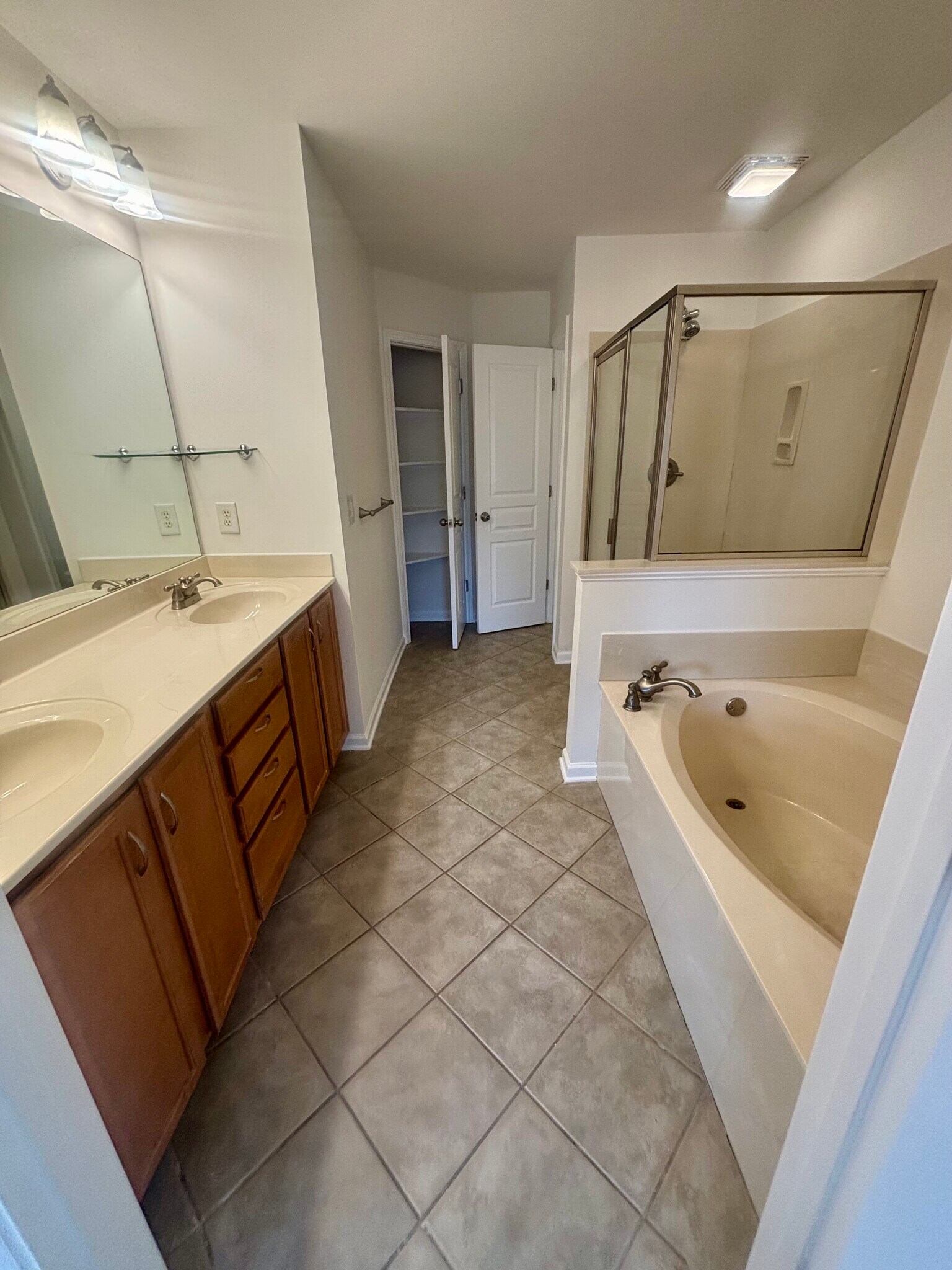 Building Photo - 119 Townview Dr