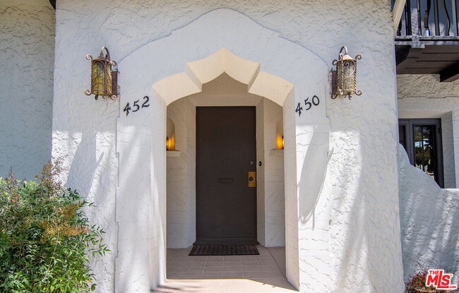 Building Photo - 450 N Orange Dr