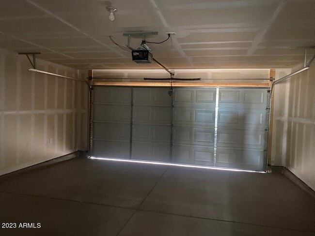 Building Photo - 2072 E Velvet Pl