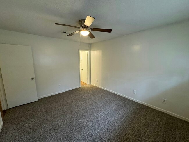 Building Photo - 2235 Scanlon Dr