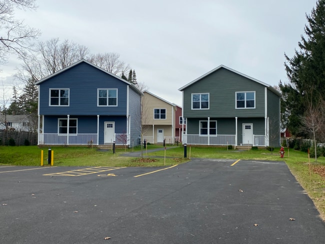 Building Photo - 45 Robin Wy