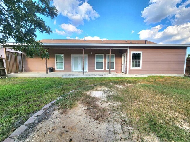 Building Photo - 6 Sunflower Cir