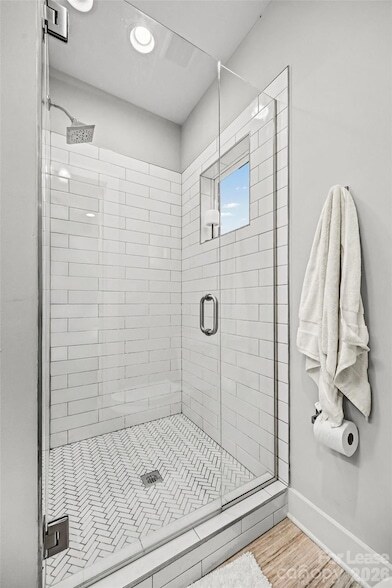 Building Photo - 840 E 18th St