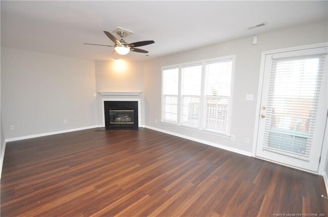 Building Photo - 402 Knightsborough Way