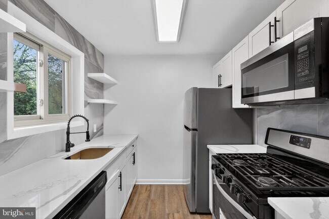 Building Photo - 4570 MacArthur Blvd NW
