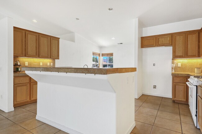 Building Photo - 47820 Calle Zafiro