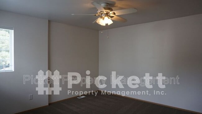 Building Photo - 11615 Breckenridge Ln NW