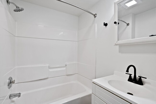 Building Photo - 348-350 Wyoming Street