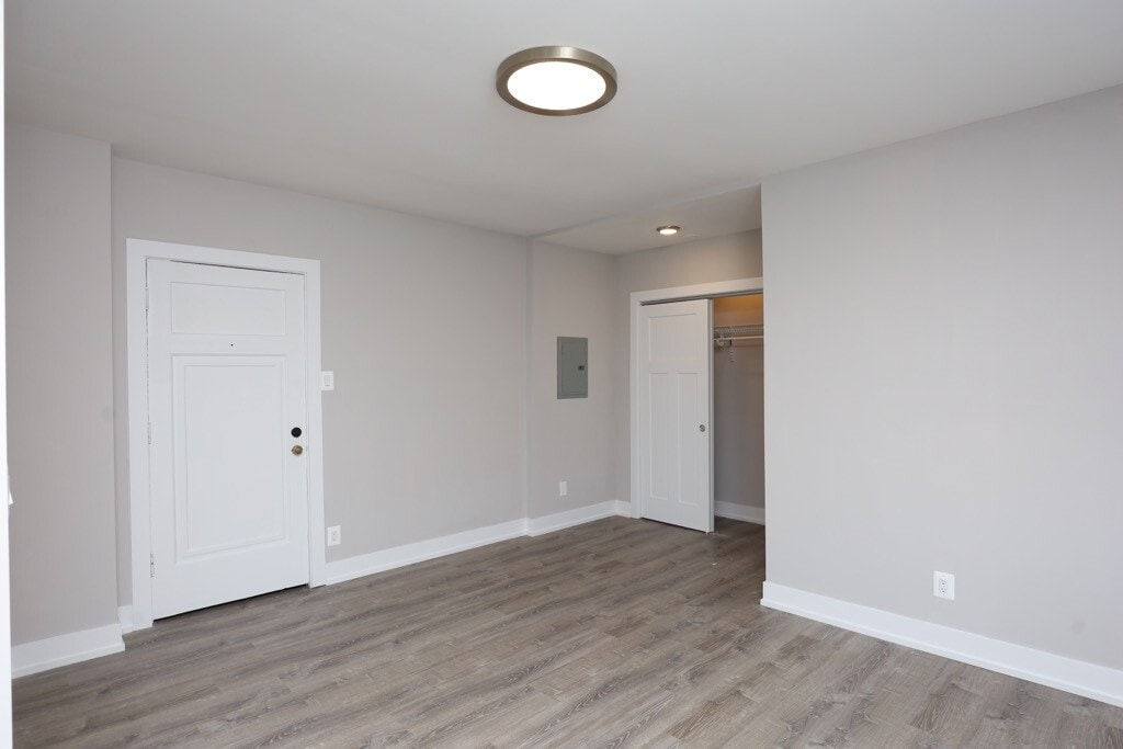 Building Photo - 4551 N Damen Ave