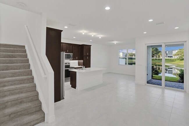 Building Photo - 585 Sanderling Cir