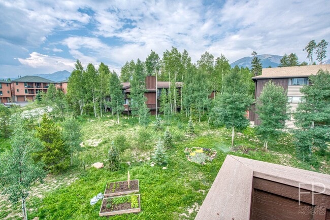 Building Photo - Top Floor and Updated Home with Great View...