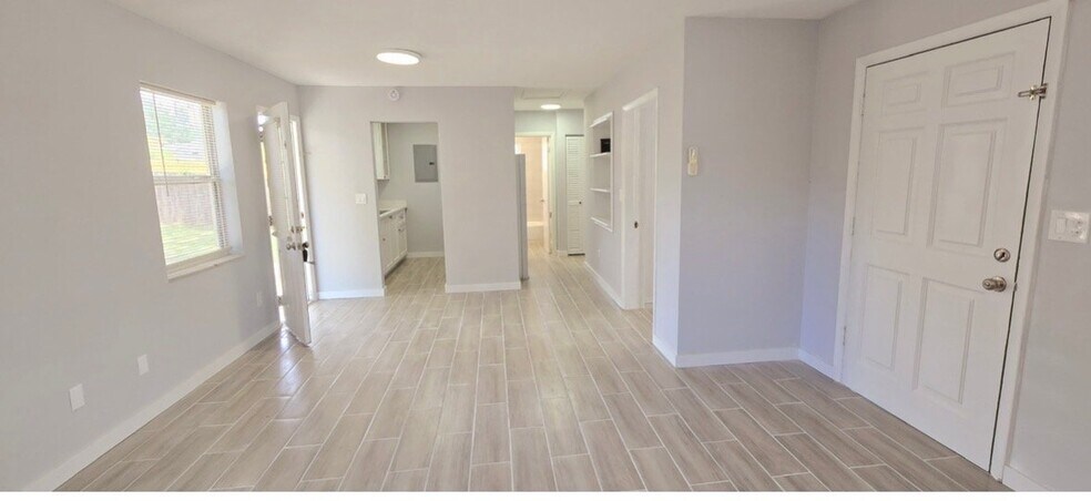 Building Photo - 1196 Fountainhead Dr