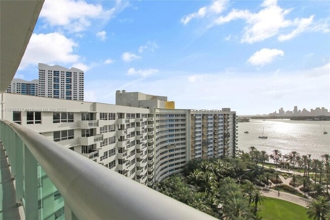 Building Photo - 1500 Bay Rd