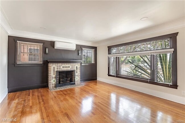 Building Photo - 3 br, 2 bath Triplex - 1003 Calzona St # 1