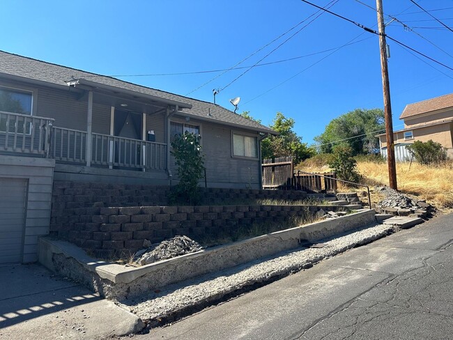 Building Photo - 1528 Wilford Ave