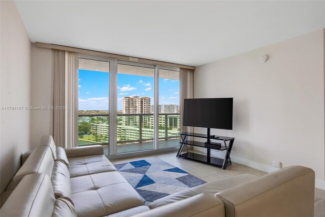 Building Photo - 100 Bayview Dr