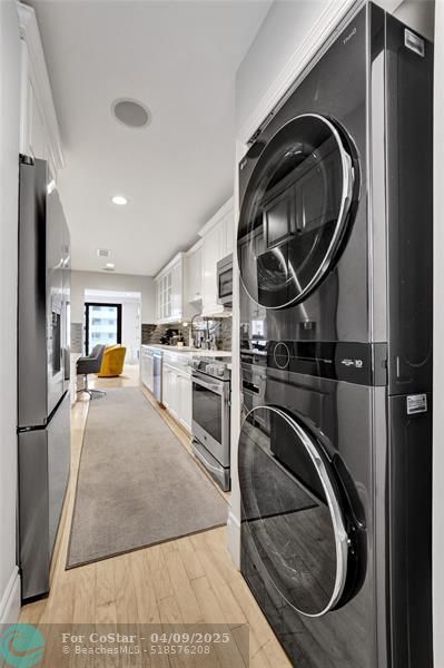 Building Photo - 3100 NE 48th St