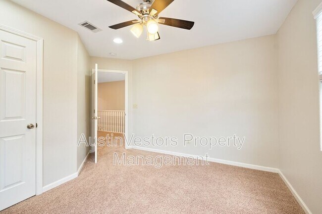 Building Photo - 1005 Canyon Edge Dr