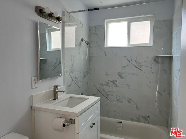 Building Photo - 2023 Reservoir St