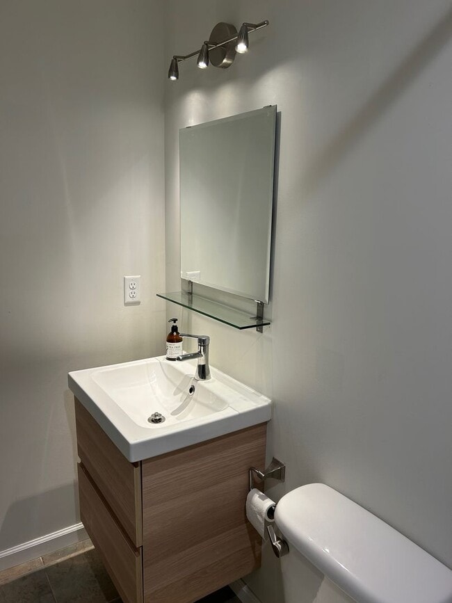 Building Photo - East Asheville - Contemporary Bungalow