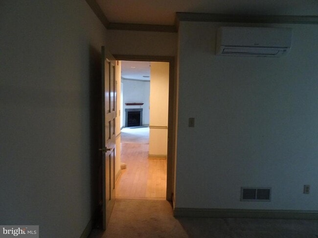 Building Photo - 222 Delaware St