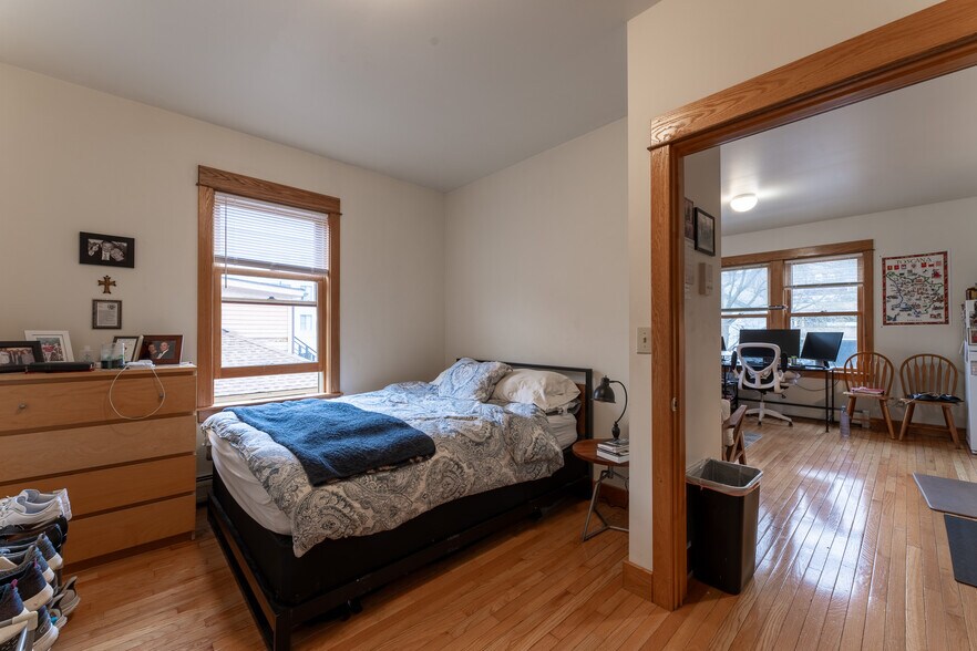 Building Photo - 209 College Ave